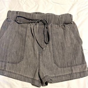 NEW IN WOMENS DRAWSTRING SHORTS SZ M